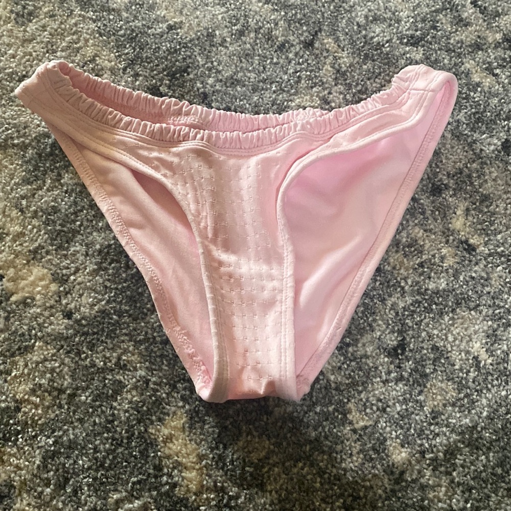 Swim suit bottoms from target. Never been worn.